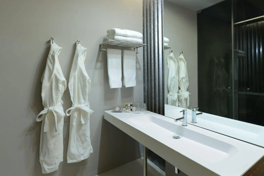EMAJ Boutique Hotel