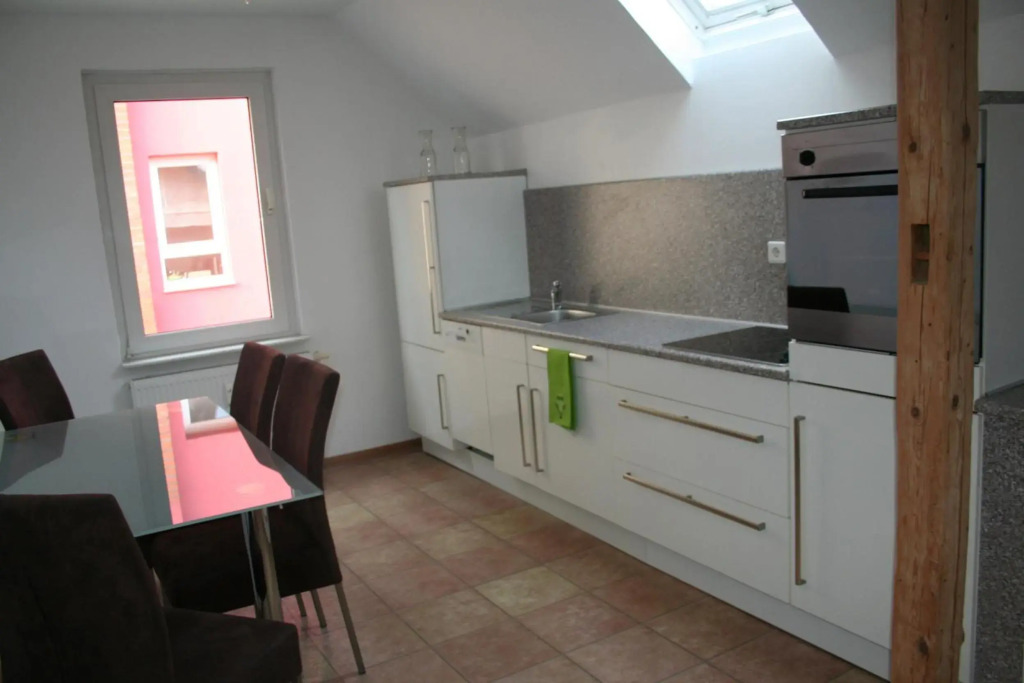 Orange Sun Apartment