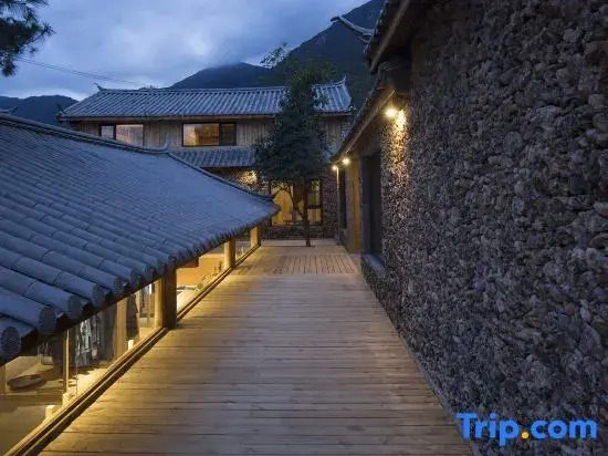 Xuema Yulong Hotel