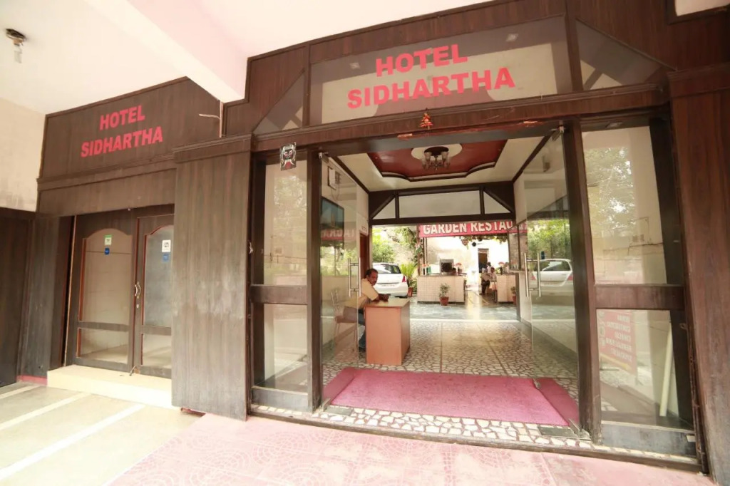 Hotel Sidhartha Walking Distance From TajMahal