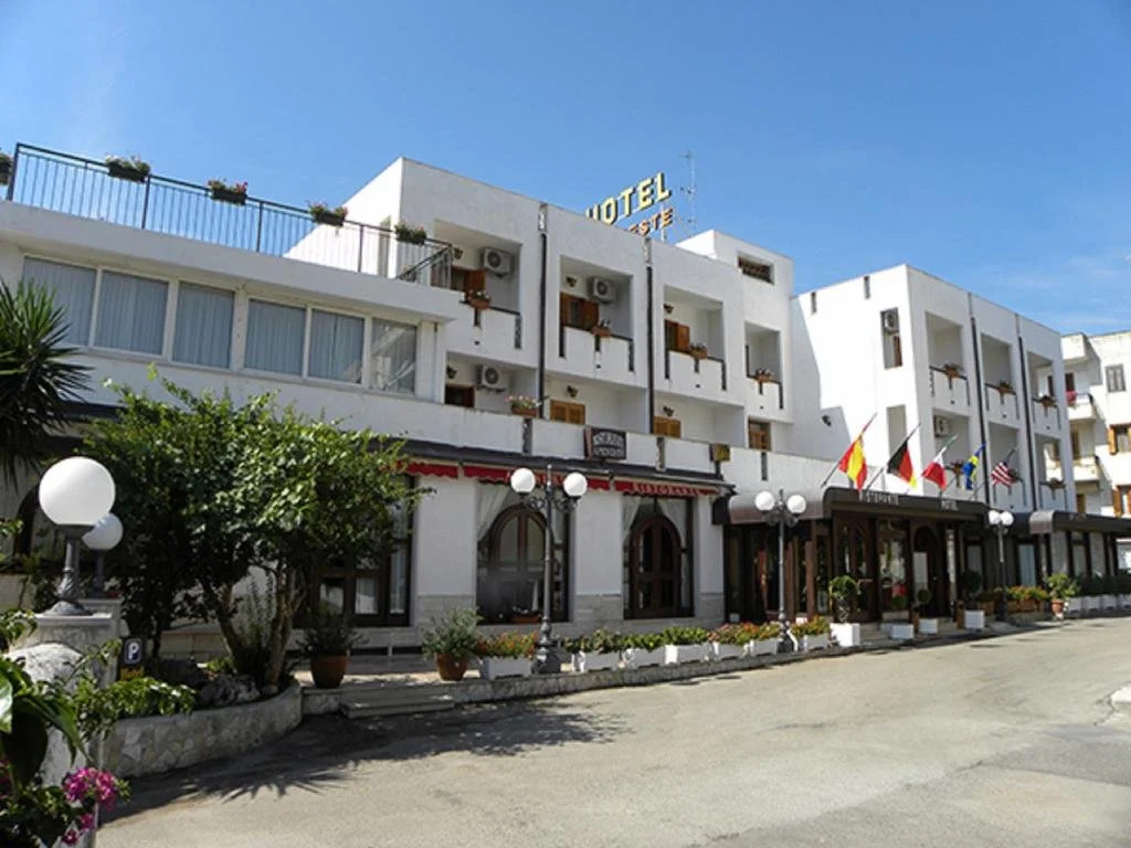 Hotel Apeneste