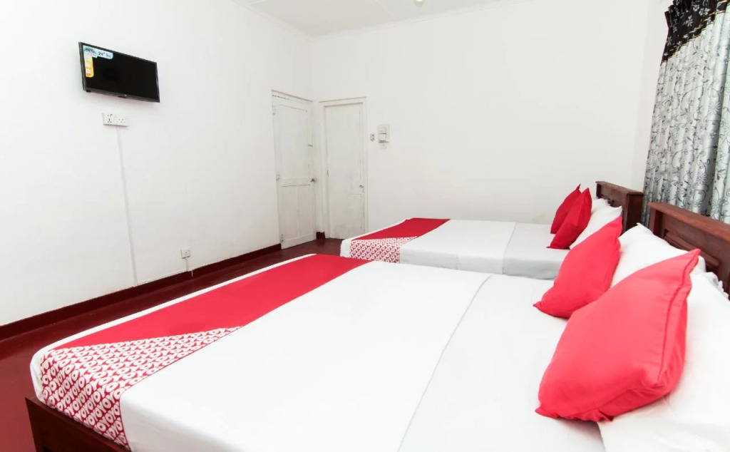 Hotel Bluemoon By OYO Rooms