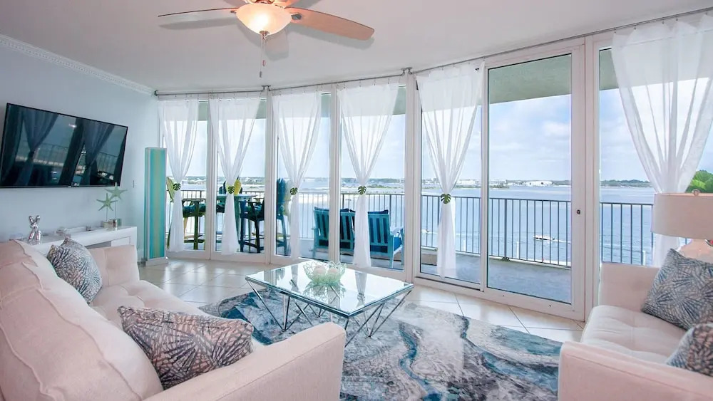 Modern Bayside Three Bedroom Condo - Unit Crb0505