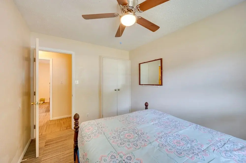 Quiet Columbus Home w/ Private Deck & Grill!