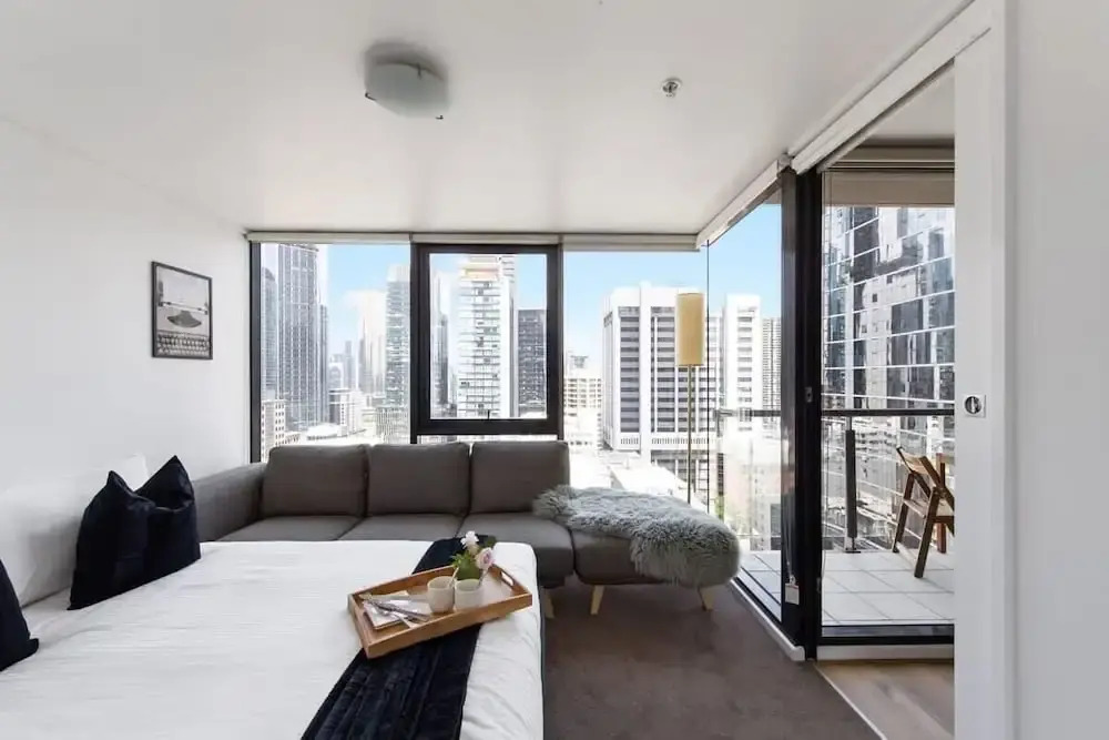 A 3BR Apt Next to Southern Cross, Free Parking
