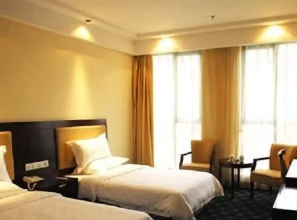 Huadong International Business Hotel