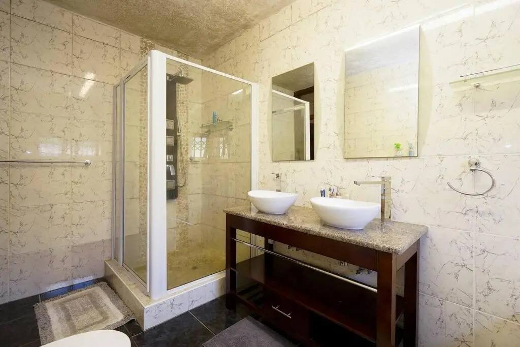 Modern Luxury 3 bedroom house