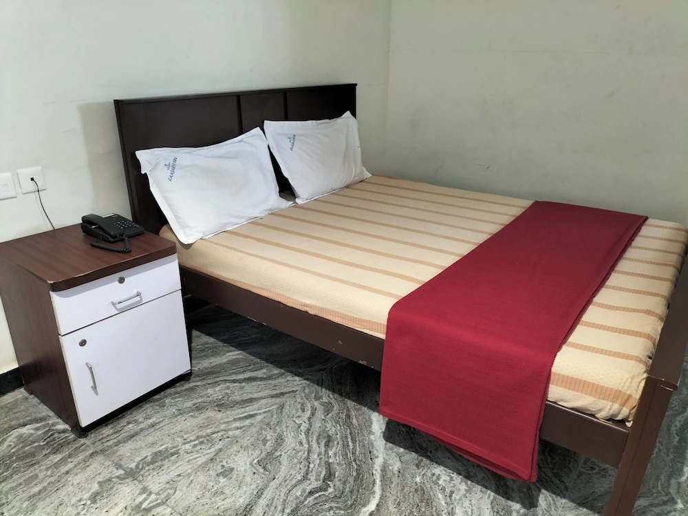 Raasaathi inn