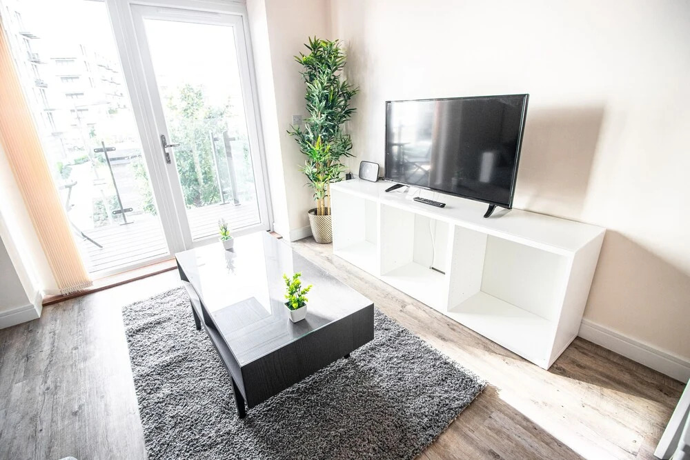 Pier Apartment 4 - Inviting 2BR With Stunning View