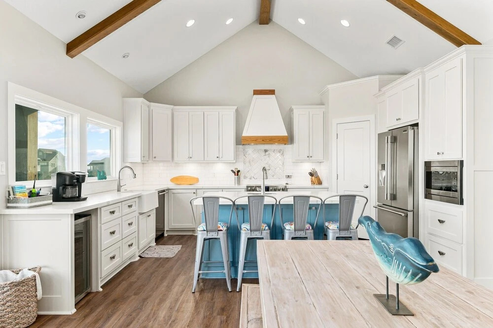 Stay Awhile 4 Bedroom Home by RedAwning