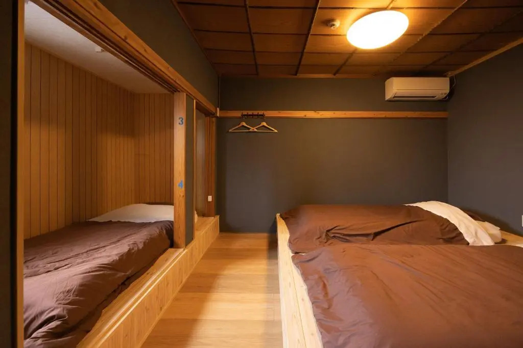 HOSTEL perch