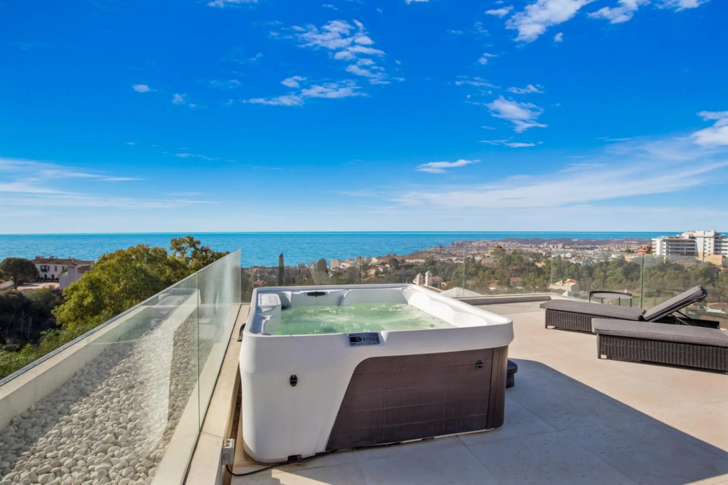 Villa Nirvana in Fuengirola