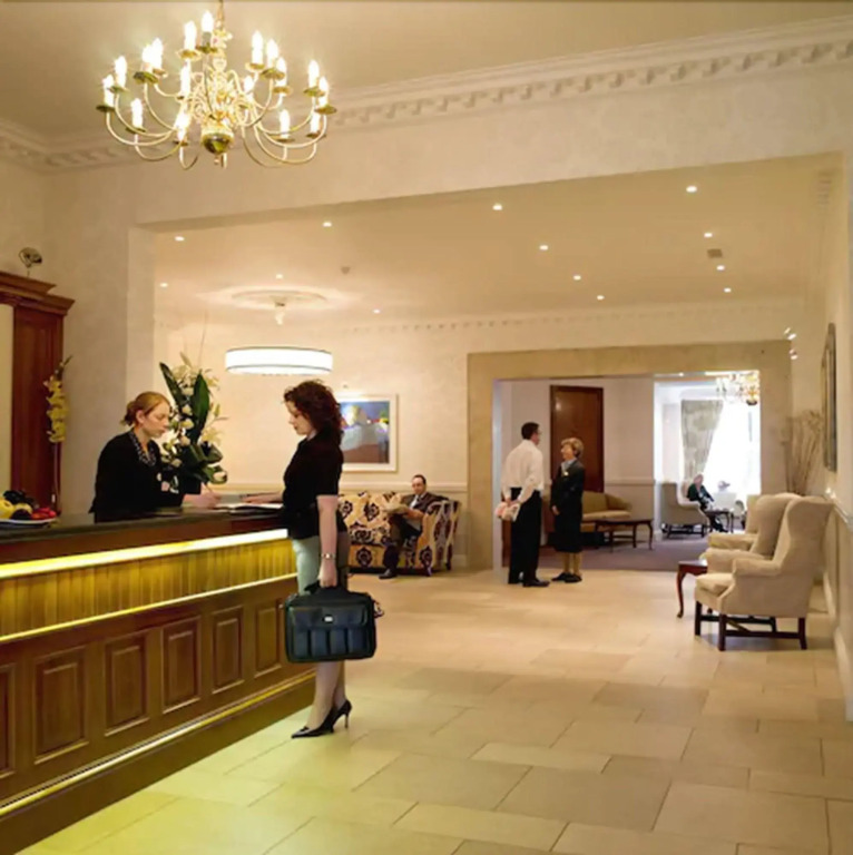 Marine Hotel