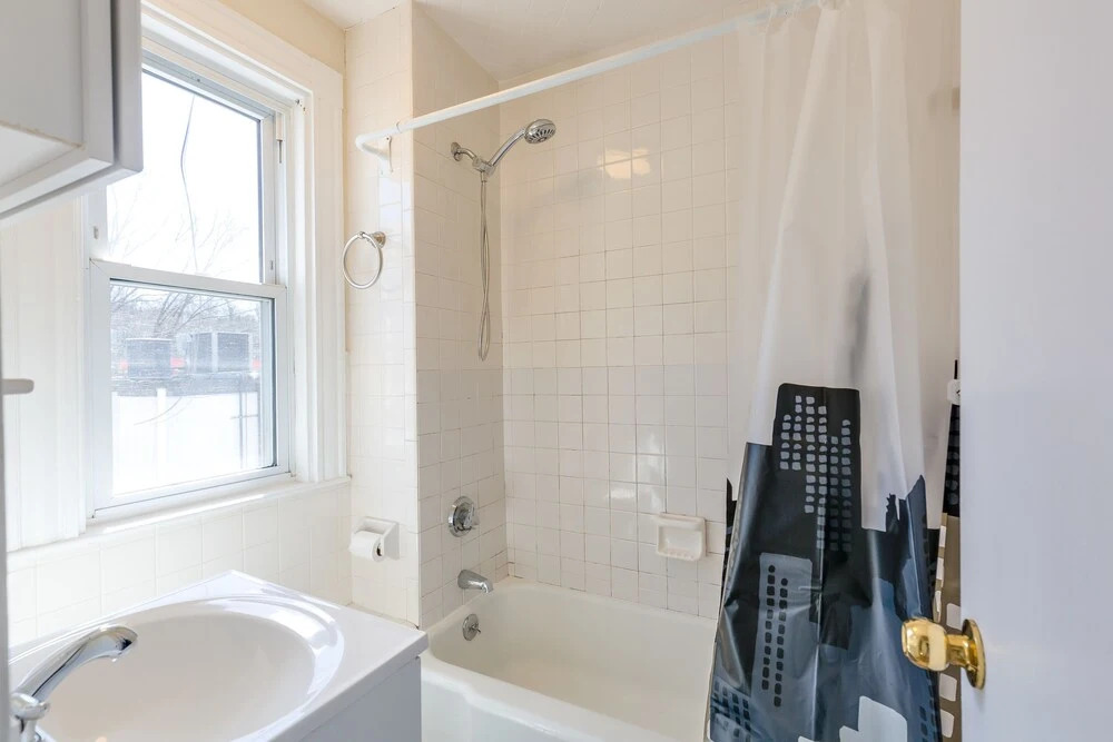 Chestnut Hill Apts by Starlight Suites