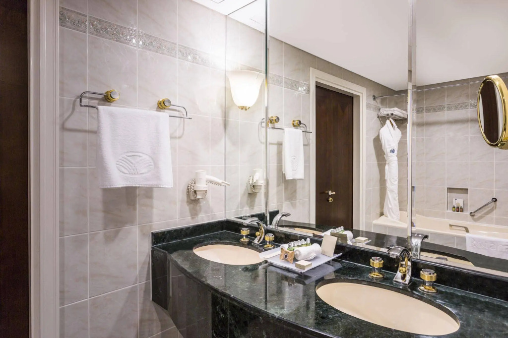 Mövenpick Grand Al Bustan