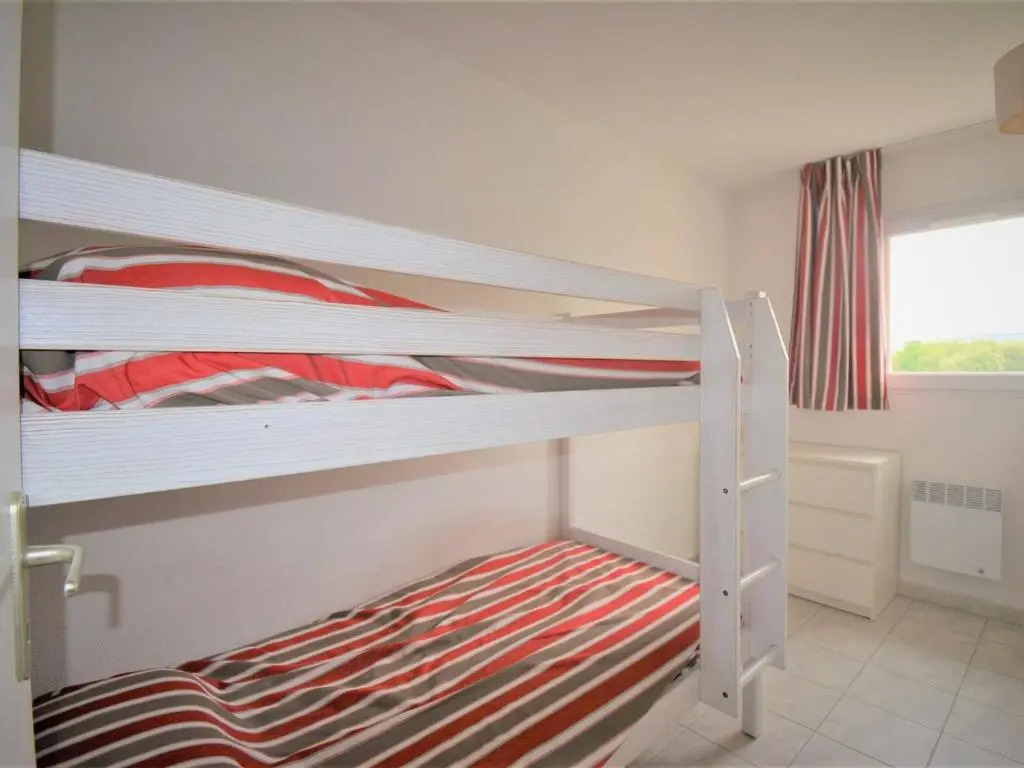 Maison Duplex avec Piscines à Salavas - 6 Personnes, Animaux Admis, Parking, Terrasse et WiFi - FR-1-382-136