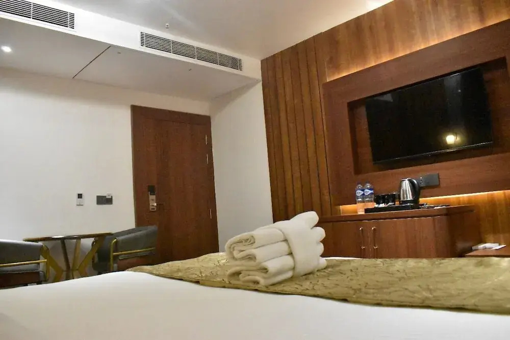 3 AG Hotel & Resort