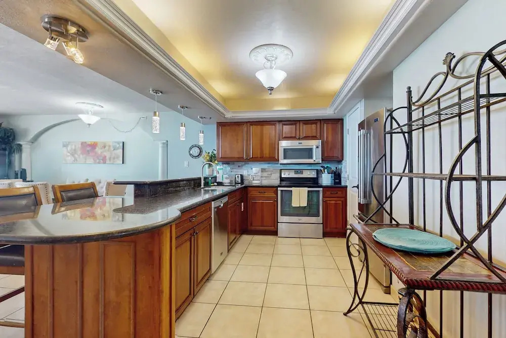 Walkable, All-suite 3br: Suntide III - Unit 1003