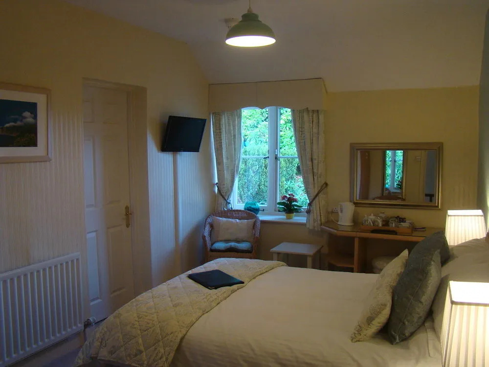 Pine Lodge Guest House