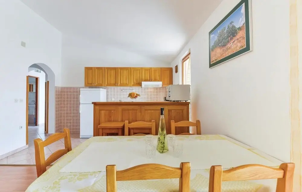Nice Home in Kustici With Wifi and 2 Bedrooms