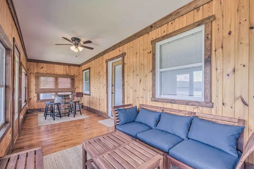 Watkins Glen Lakeview Cottage w/ Waterfall!
