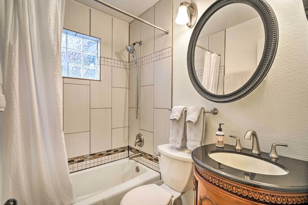 Cañon City Casa w/ Spacious, Private Yard!