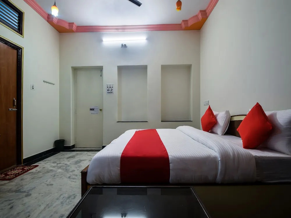 OYO 19937 Hotel Rajkamal International