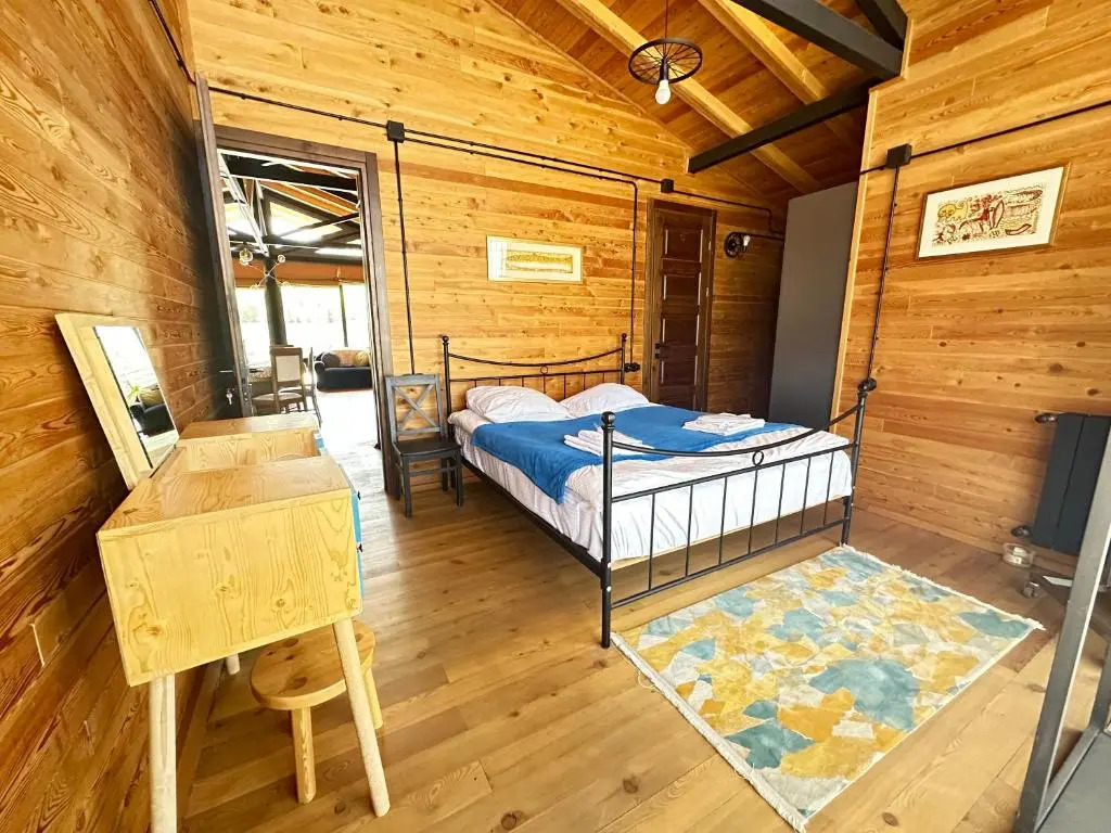 Eco Saguramo Chalet