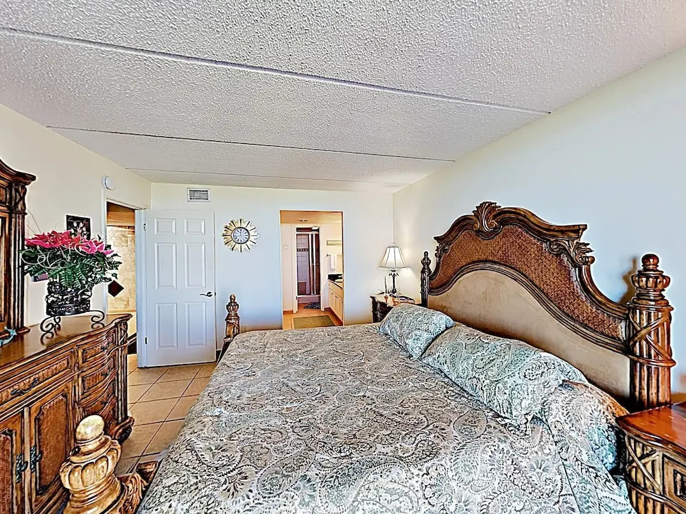 New Listing! Gulf-front Gem, Sauna, Pools & Tennis 3 Bedroom Condo