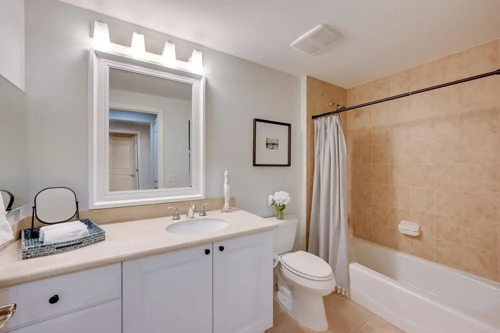 Luxe Naples Bay Resort Condo: Near Fifth Ave!