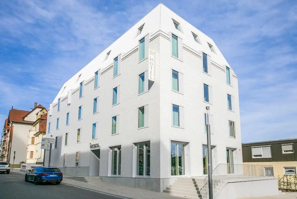 Hotel Bergamo Modern & zentral in Ludwigsburg 24h Check in 3 Min zum Schloss nachhaltiges Hotel in Holzbauweise