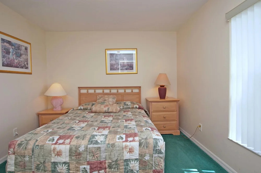 Greater Groves 5 Bedroom House w Pool - 5202GG
