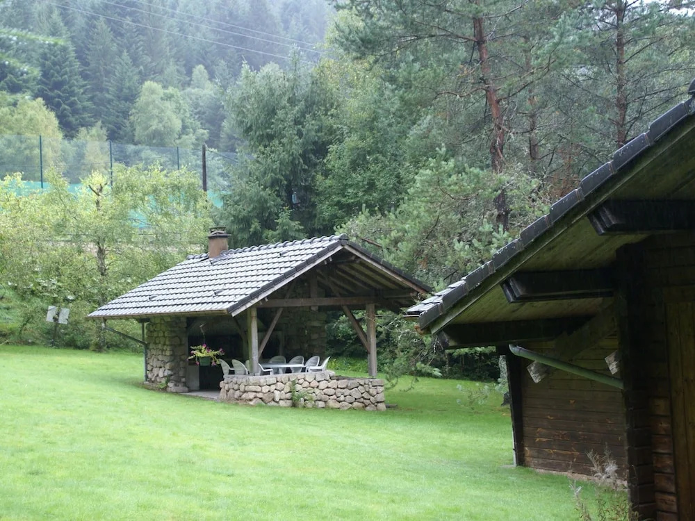 Wooden, Quietly-located Chalet With Garden on the Edge of the Forest in the French Countryside