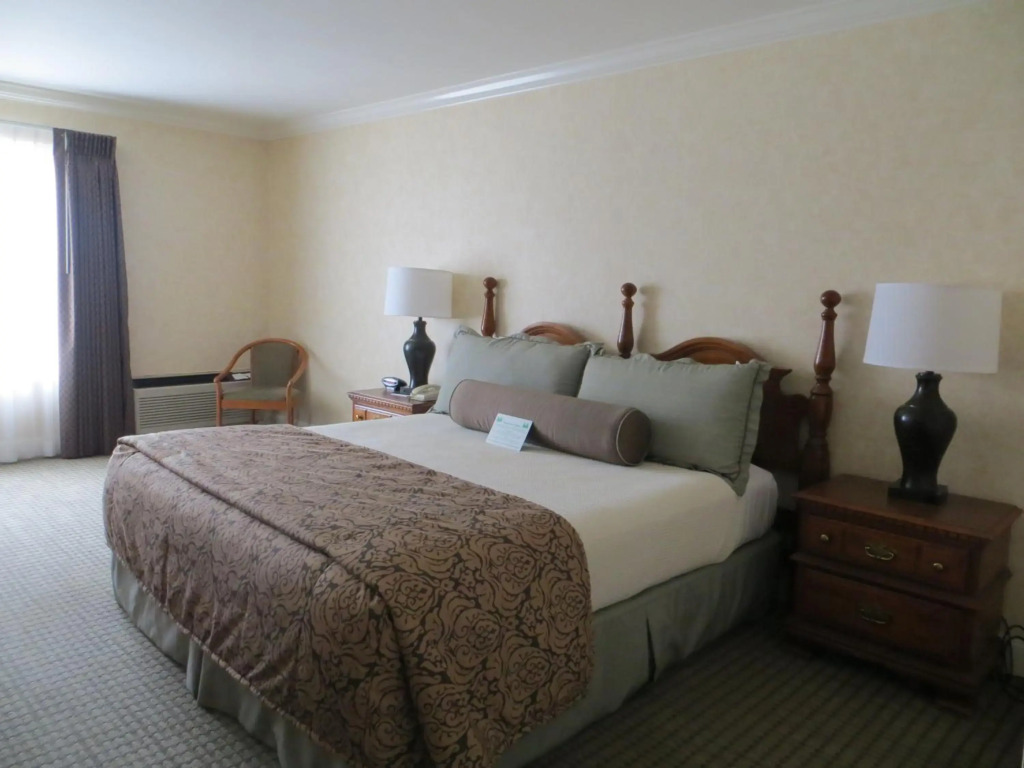 Cow Hollow Inn and Suites