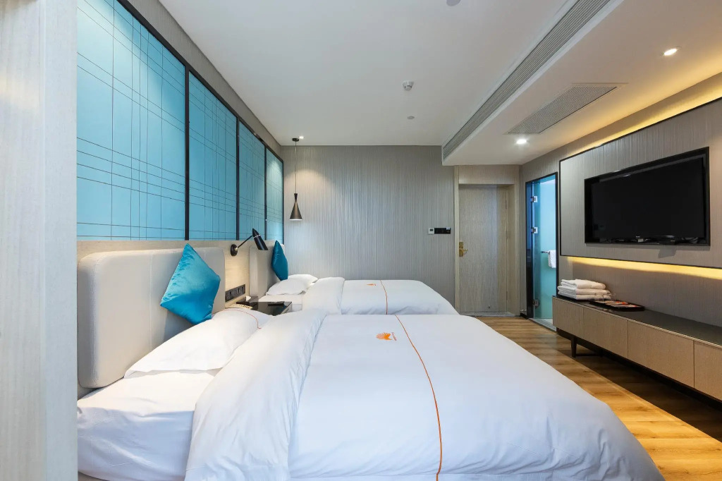 Warm Yes Hotel