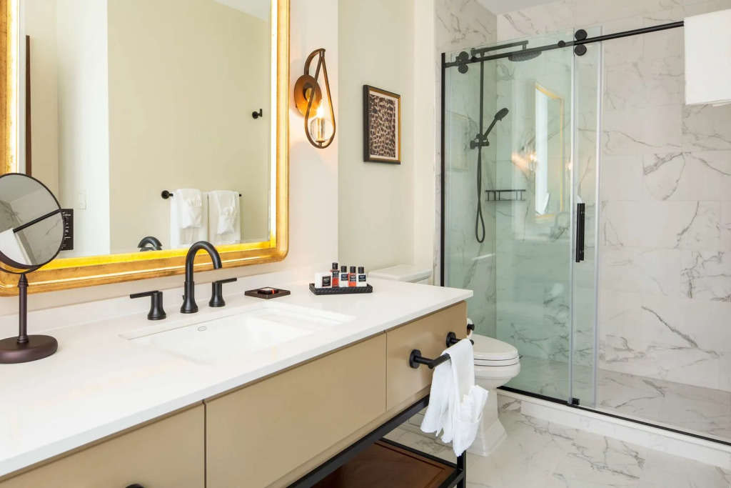 The Peregrine Omaha Downtown Curio Collection By Hilton
