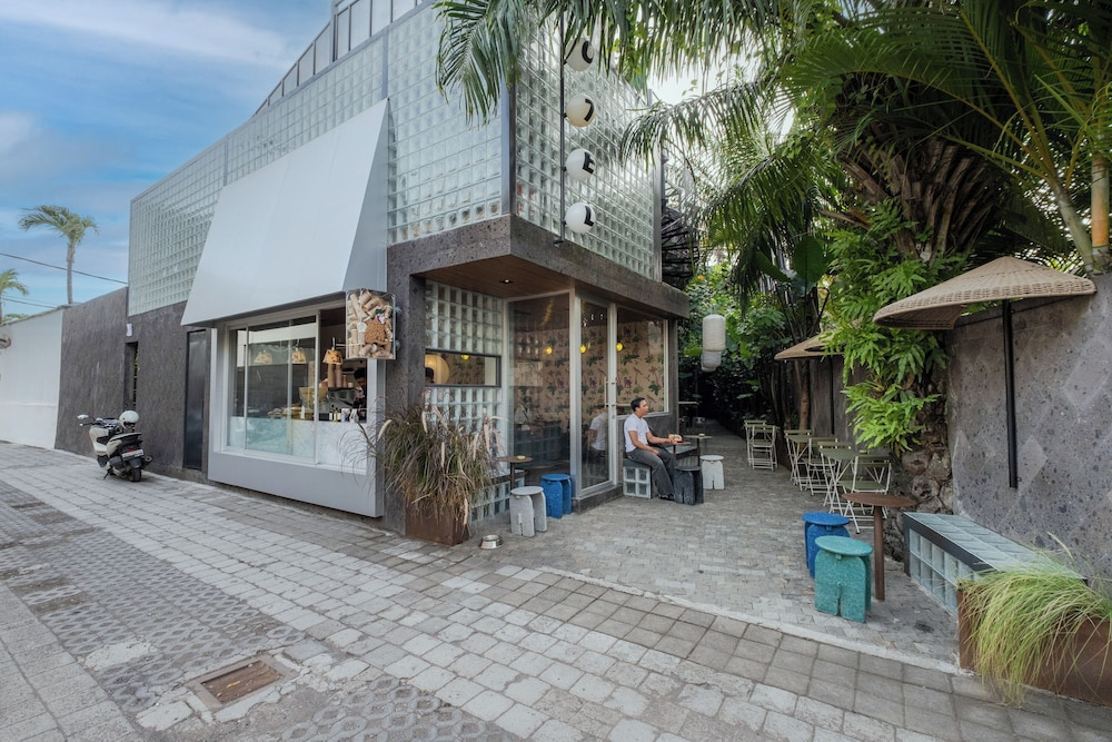 The Lima Ocean Suites Pererenan