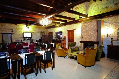 Griffon Hotel