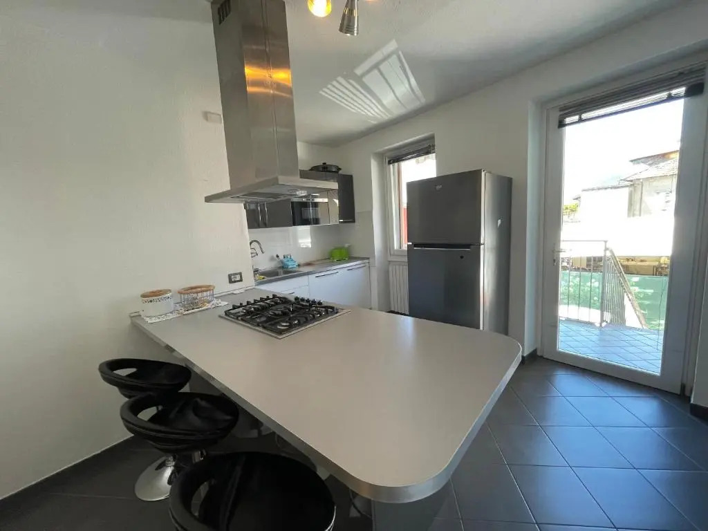 Modern apartment in Sorico - Larihome A10
