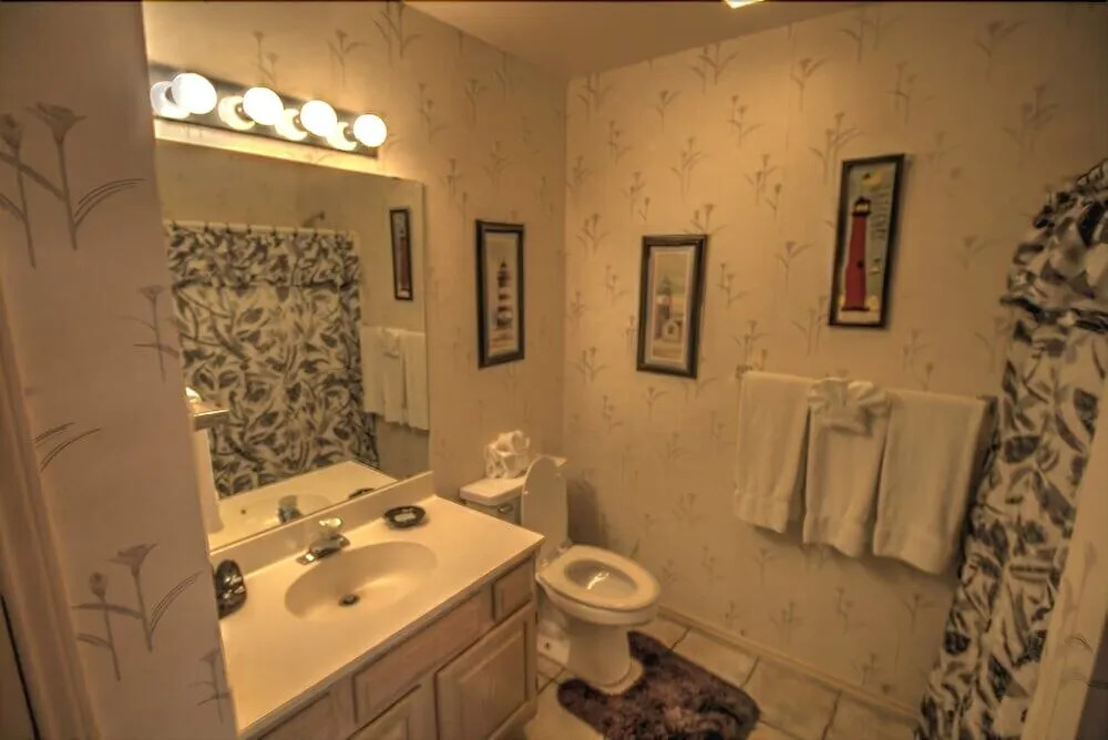The Campeche Town House 2 Bedroom Townhouse by RedAwning