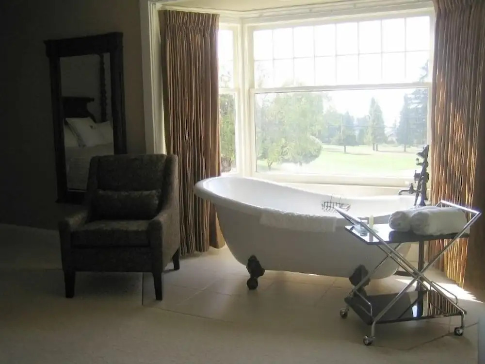 Crown Mansion Boutique Hotel & Villas