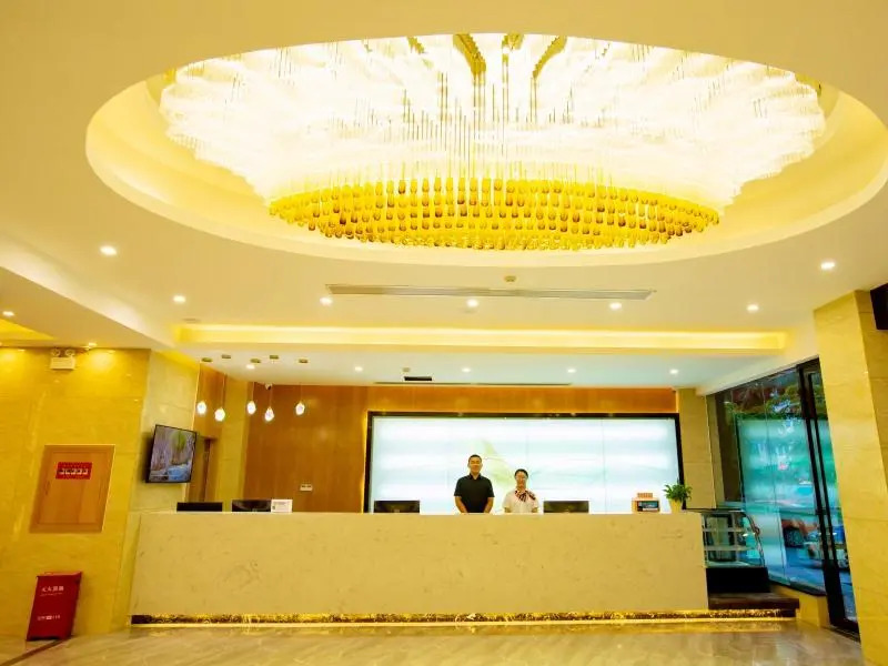 Green Tree Inn Express Hainan Danzhou General Bus Station