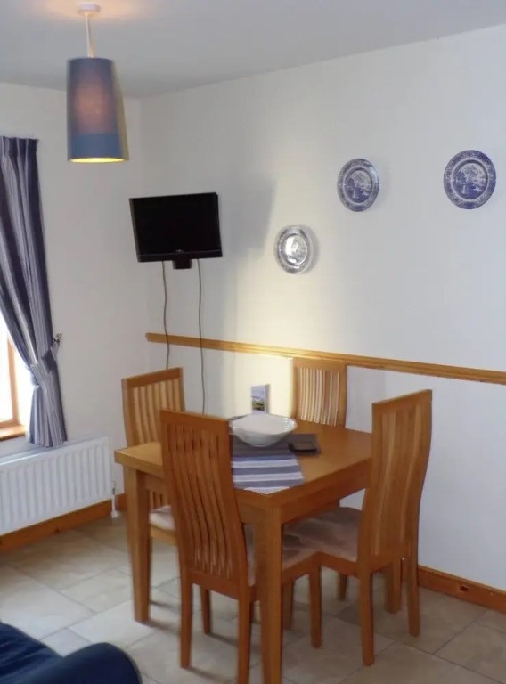 Twin Room Ensuite Near Hillsborough Palaces