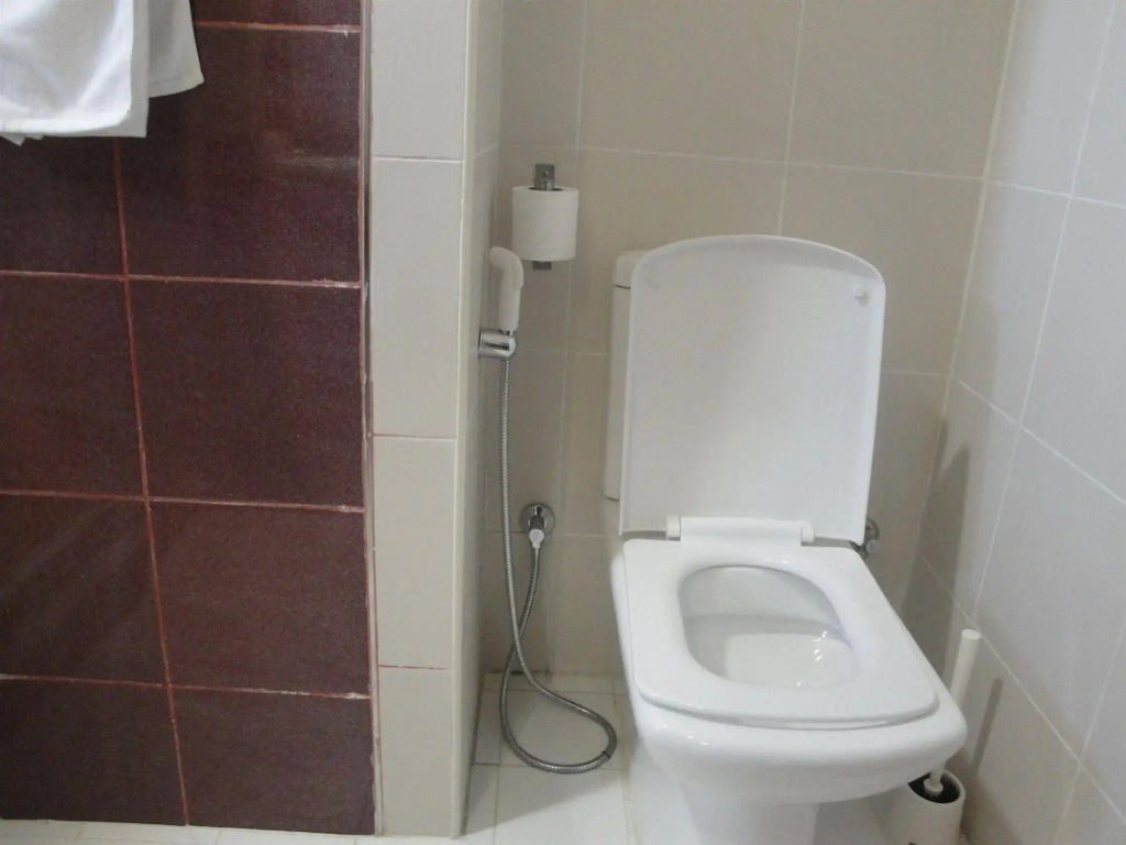 Marina Royal Hotel Suites