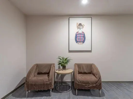 Grace Inn (Tengzhou Railway Station RT-Mart)