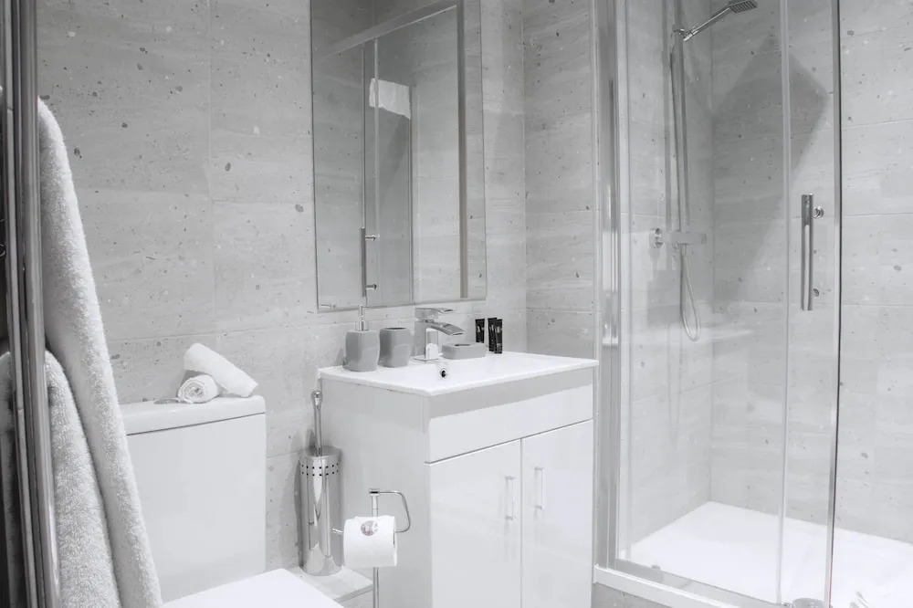 New Zealand House Apartments by Happy Days