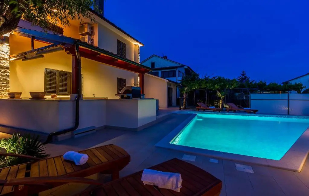 Holiday Home Villa Pula