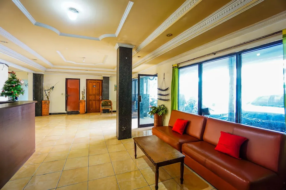 OYO 2217 Galaxy Hotel