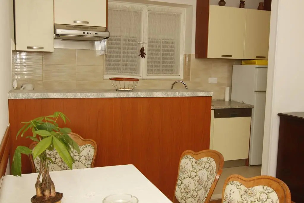 Apartment Tomy