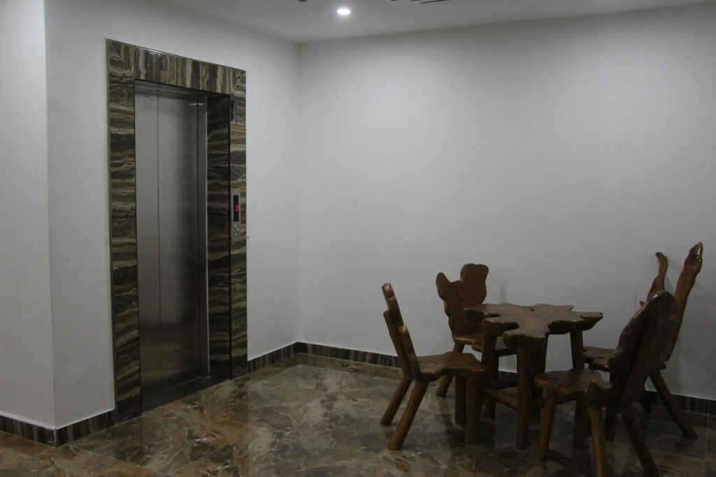 Fan Holiday Hotel